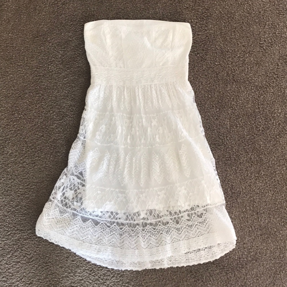Abercrombie & Fitch white lace strapless dress